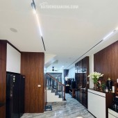 Bán nhà Nguyễn Văn Cừ, Long Biên 50m² x 5 tầng, phân lô, ô tô ở ngay. Dưới 10.9 tỷ